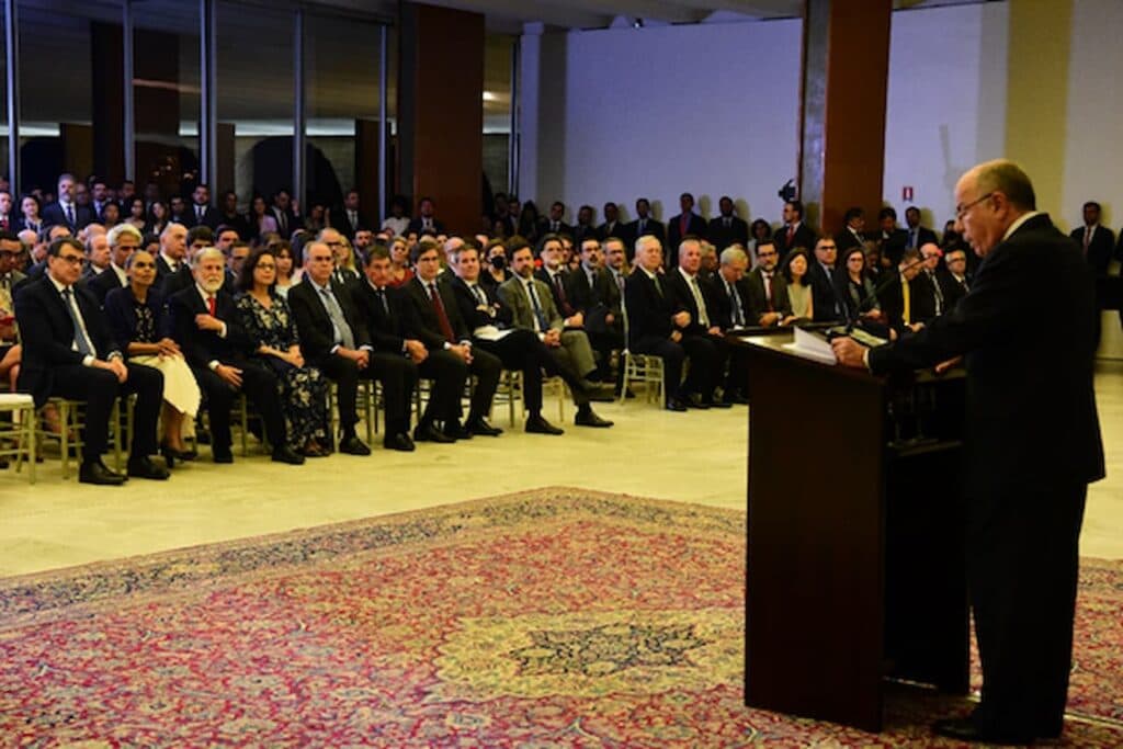 Brasil continuará sendo um país ancorado no agronegócio, diz Mauro Vieira