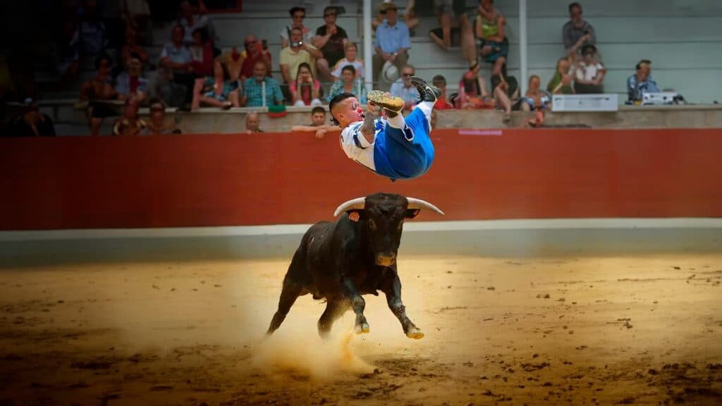 Toureiros Anões – Espetáculo polêmico proibido na Espanha é apresentado na França