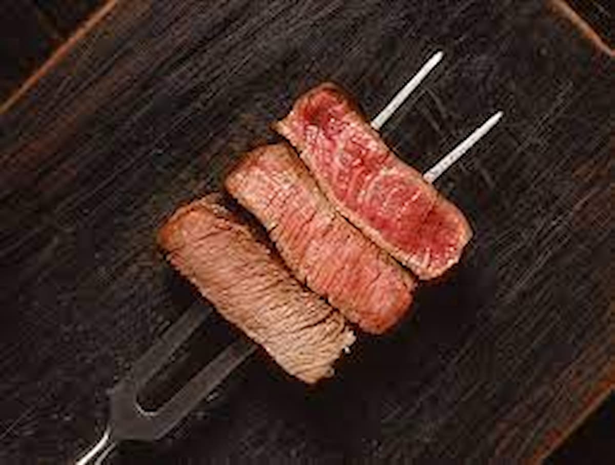 Você sabe porque a carne de boi tem sangue e a carne de frango não?