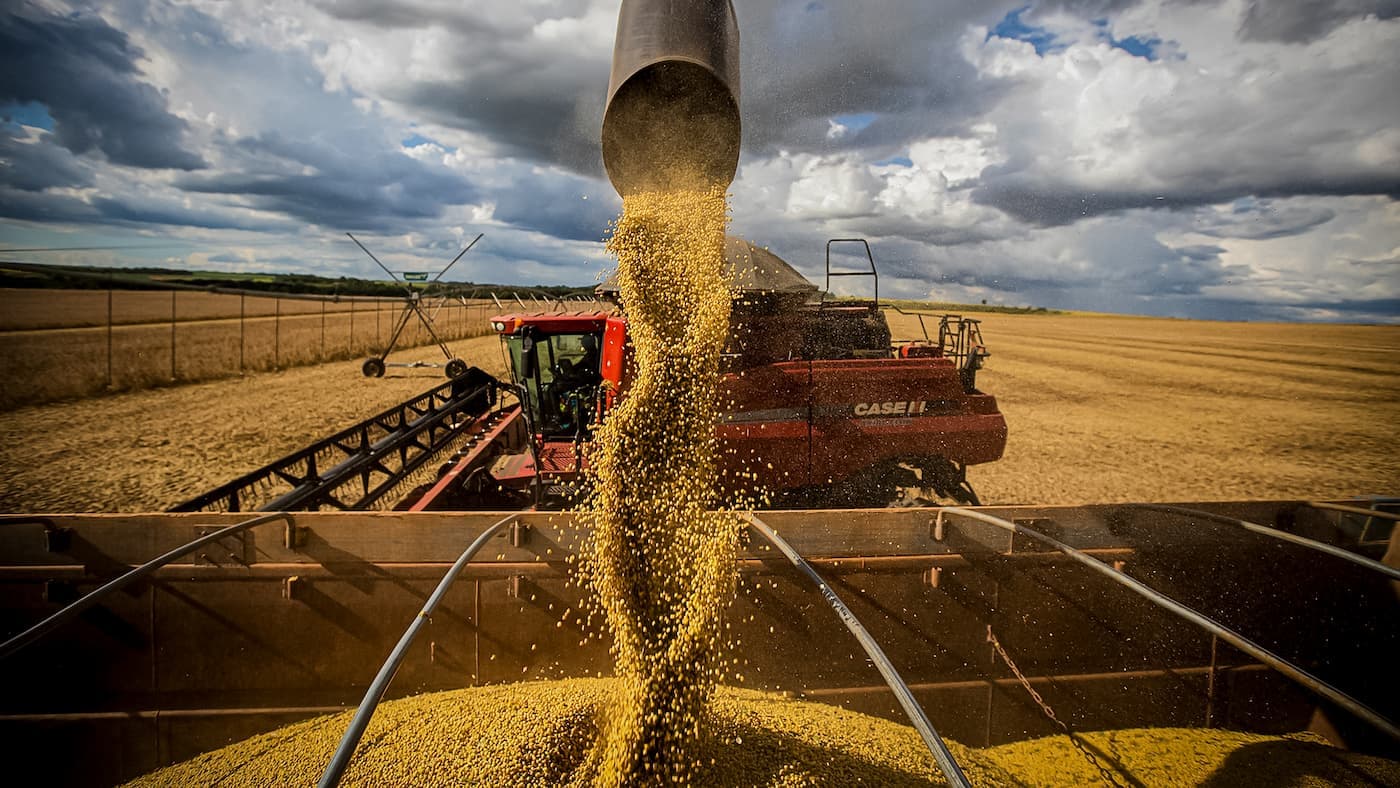 O agro que sustenta o Brasil mostra sua bandeira