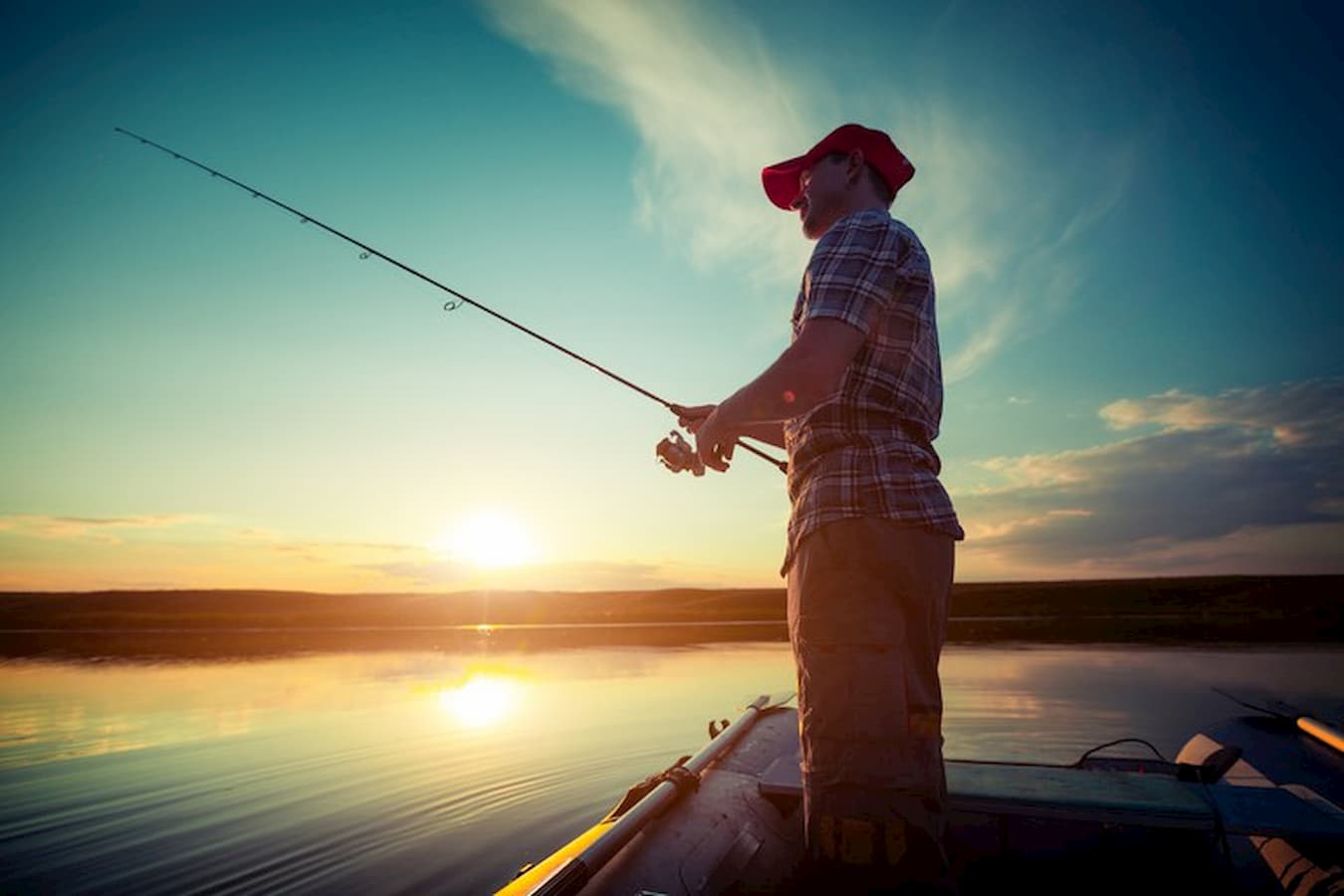 Carteira de pesca amadora continua a ser obrigatória após fim da piracema