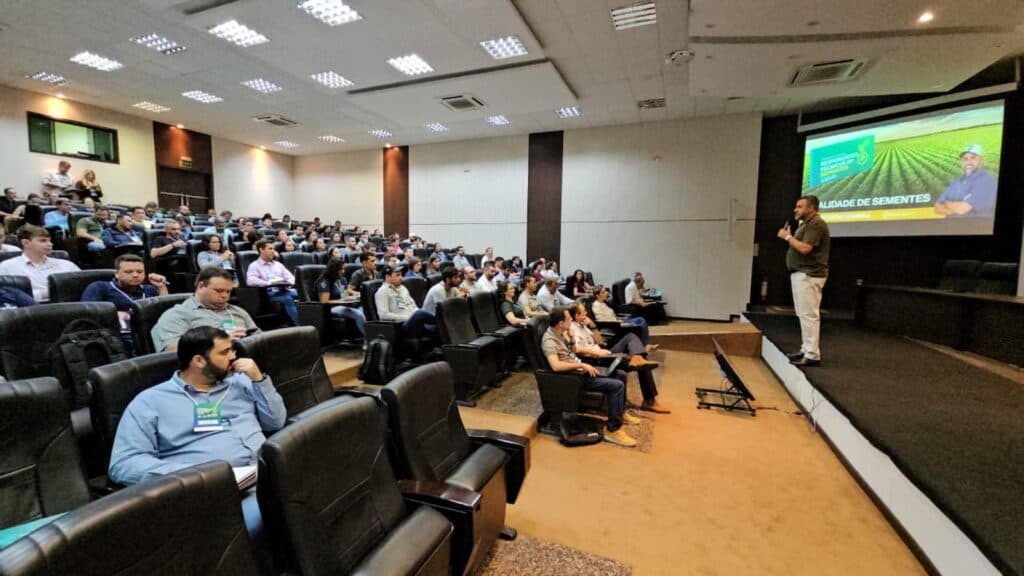 Comissão de Sementes e Mudas de MT capacita mais de 130 responsáveis técnicos