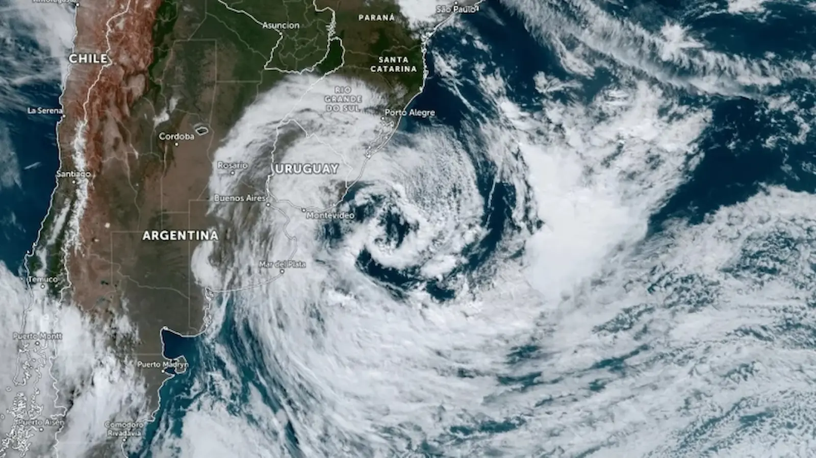 Previsão do tempo: Frente fria e Ciclone favorecem chuvas intensas no Sul e Sudeste