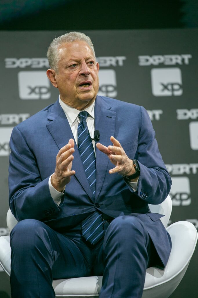 Com a presença de Schwarzenegger, Expert XP 2025 mistura economia, inspiração e inovação