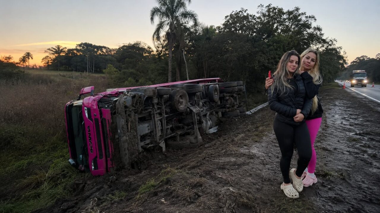 Caminhoneira da Scania Rosa sofre acidente em SC, ela desabafa para seus 1,3 milhão de seguidores 